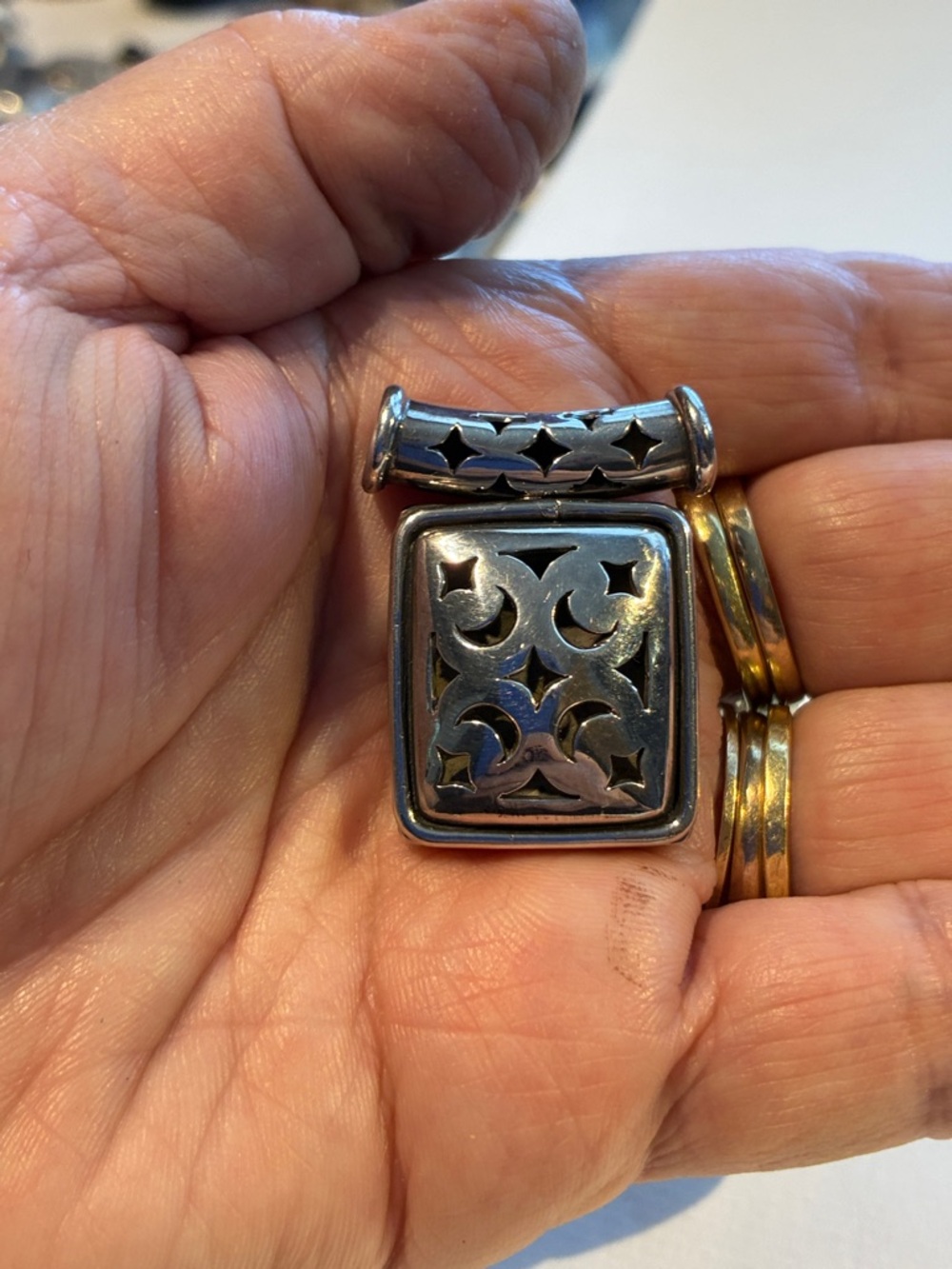 Sterling Filigree Pendant. 14 grams